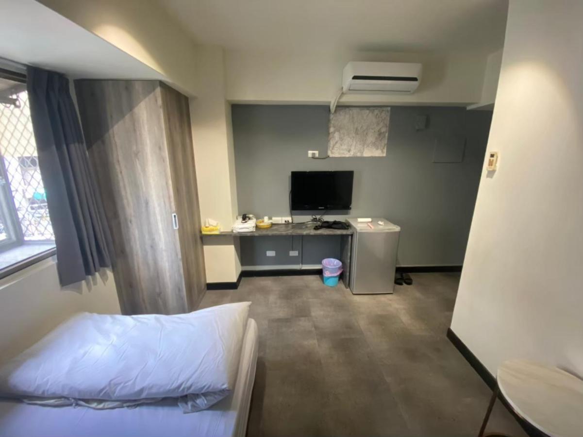 Fengjia Gift Box Homestay Taichung Esterno foto
