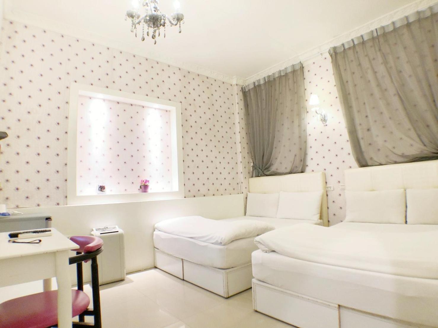Fengjia Gift Box Homestay Taichung Esterno foto