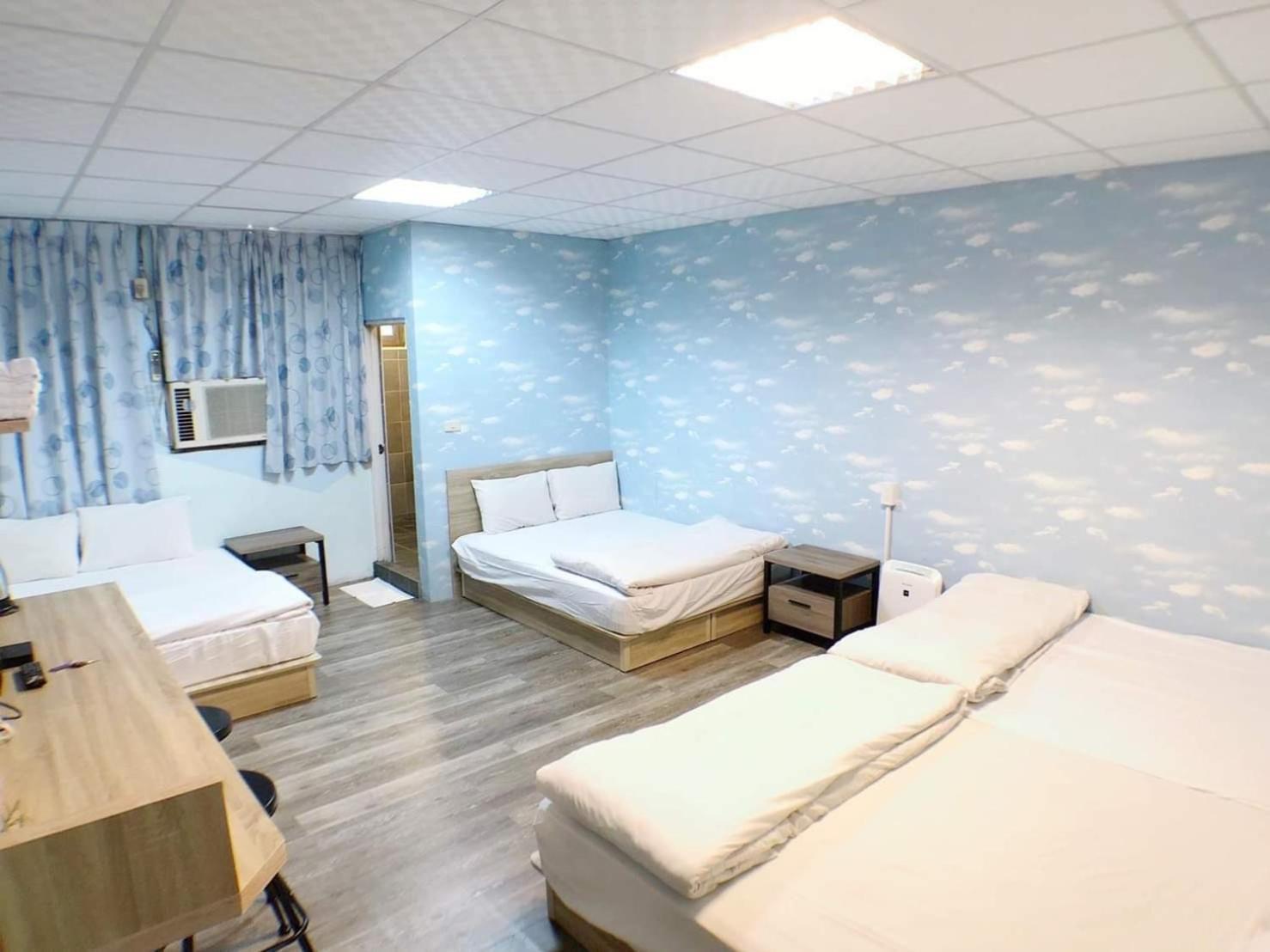 Fengjia Gift Box Homestay Taichung Esterno foto