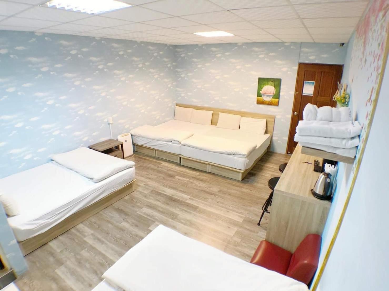 Fengjia Gift Box Homestay Taichung Esterno foto