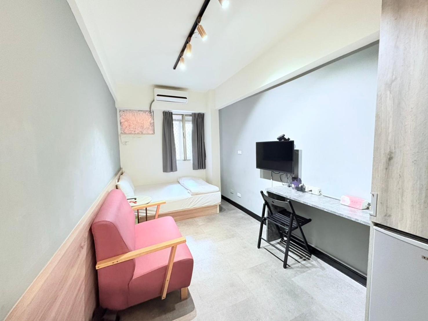 Fengjia Gift Box Homestay Taichung Esterno foto