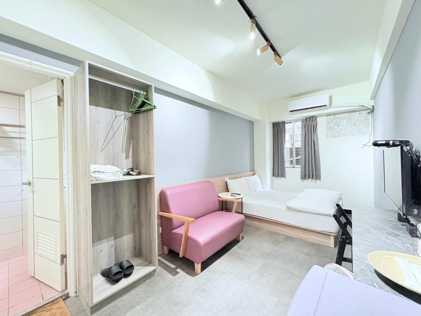 Fengjia Gift Box Homestay Taichung Esterno foto