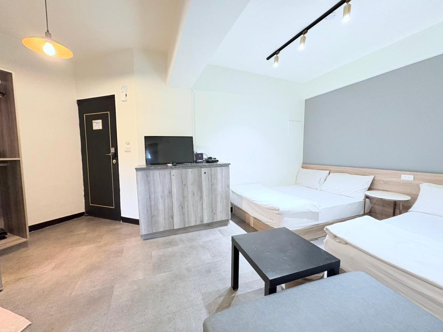 Fengjia Gift Box Homestay Taichung Esterno foto