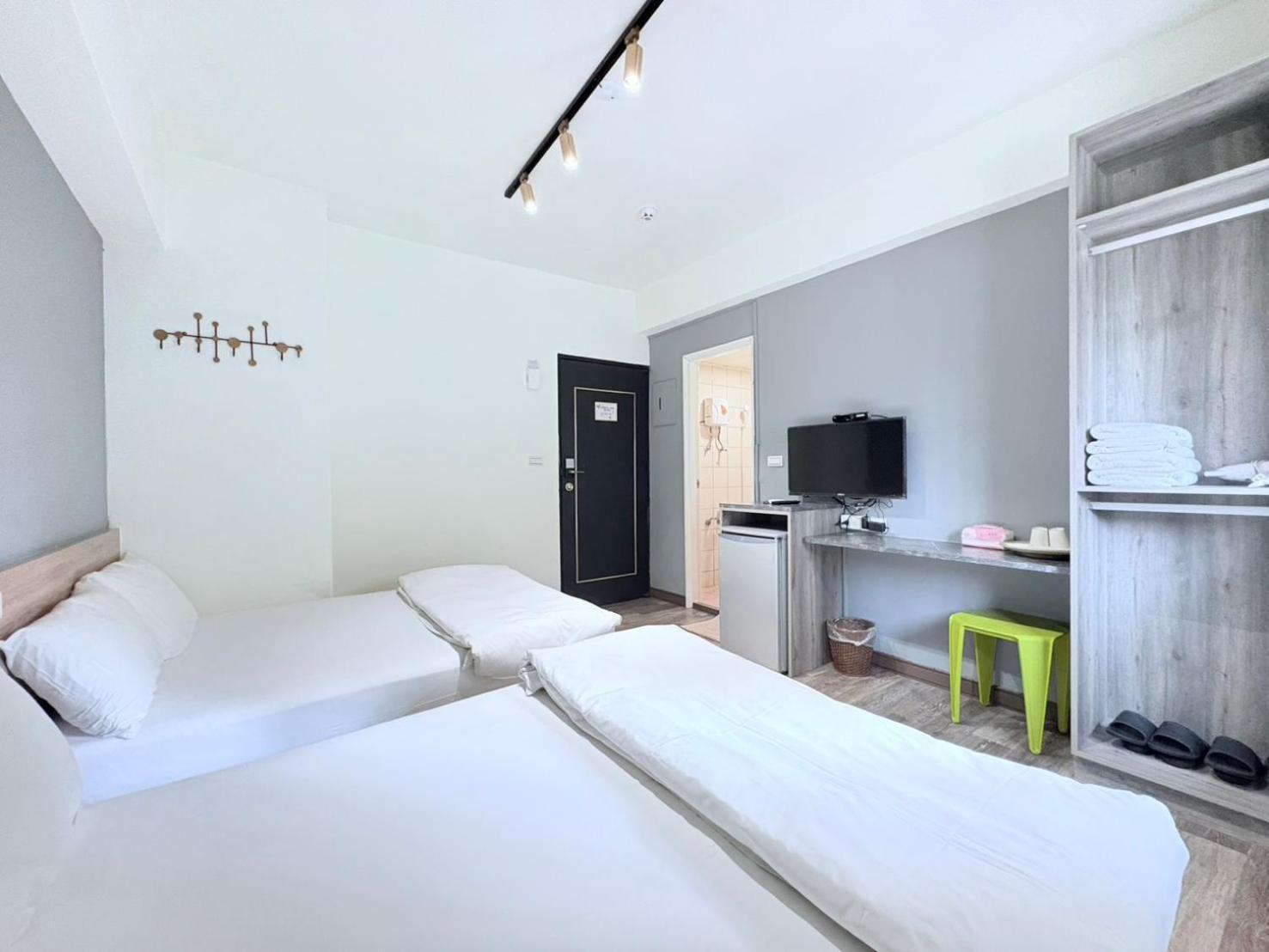 Fengjia Gift Box Homestay Taichung Esterno foto